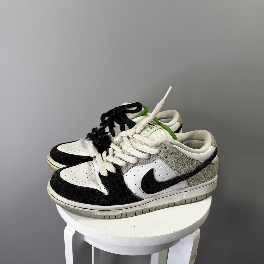 Nike SB Dunk Low Pro Shoes Mens 5.5 White Black Suede Chlorophyll Skate